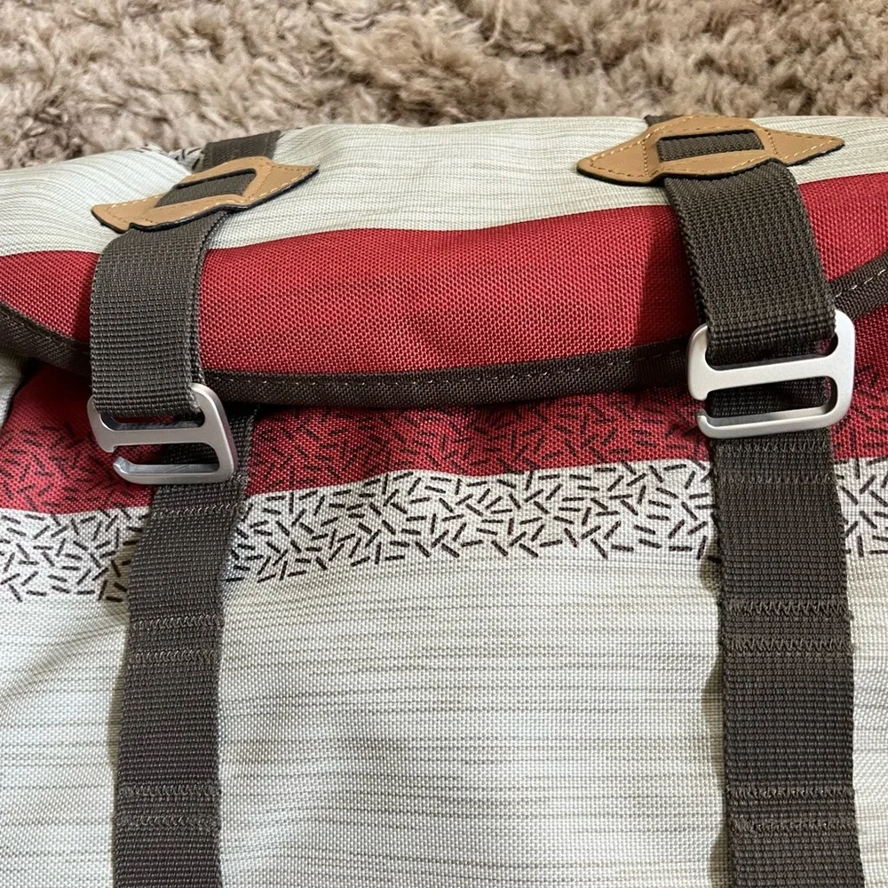 Dakine Backpack Tradesman Collection Brown Daypack Buckle Hiking Camping
